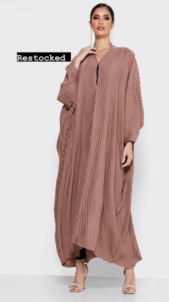 pleated abaya