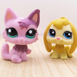 LPS &#39;Easter Eggs&#39; Pink Wild Cat #2465 + Yellow Rabbit #2466 / Authentic vintage Hasbro Littlest Pet Shop