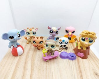 LPS &#39;Zoo Adventure Pets&#39; Glitter Lion #2226 + Glitter Panda #2225 + Purple Kangaroo #2224 / Authentic Littlest Pet Shop / Collectible Toys