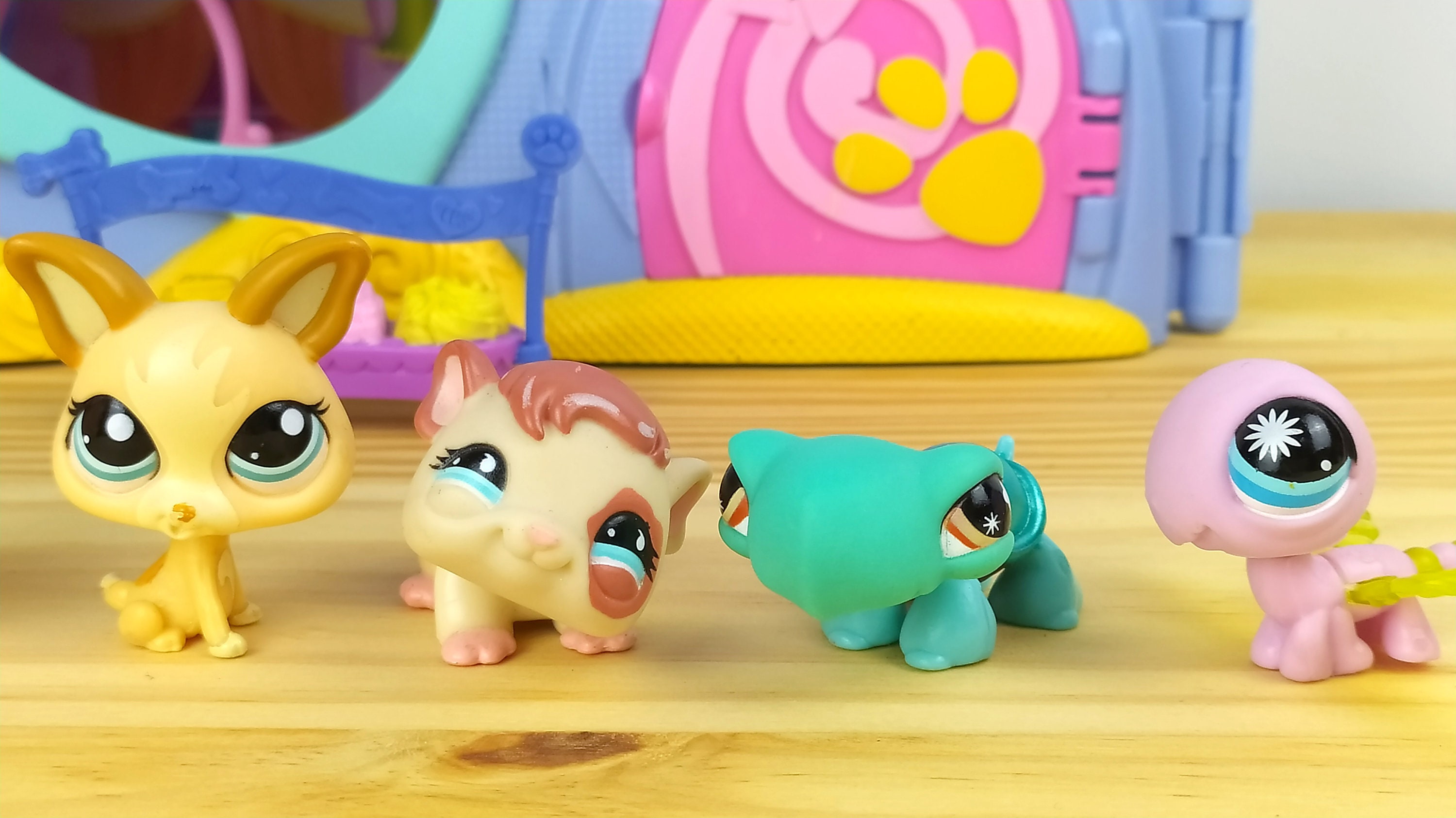 LPS 'pet Hotel' Playset / Glitter Monkey Extra Pets / Authentic Littlest  Pet Shop Hasbro / Toy Collector 