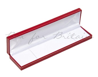 Luxury Jewelry Box with Velvet Interior, Gold Foil Detail for Bracelets