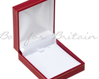 Leatherette Necklace Gift Box: Universal Jewelry Display Case