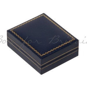 Luxury Leatherette Neclace, Universal Box. 4 Colours Perfect for Engagement Proposal Bithdays. Gifts Box, Jewellery Display Stotrage Case. image 4