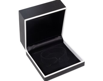 Black and White Bangle Box: Hinged Jewelry Display Case