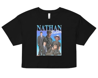 Top corto con diseño de camiseta pirata de Nathan Fielder