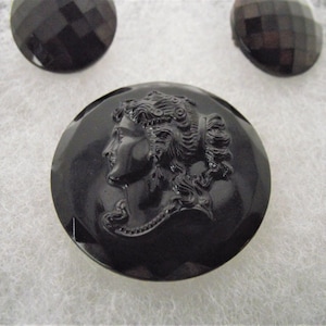 Antique 1900&#39;s Black Glass Cameo and Earrings