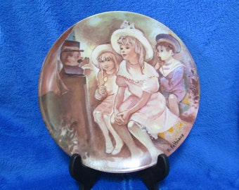 Vintage 1985 Limoges Porcelain Collector Plate: Guignol au Luxembourg