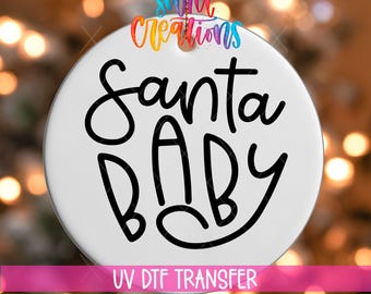 Weihnachts-Aufkleber „Santa Baby“ (UV-DTF) | Elegantes schwarzes Schriftmuster | Retro-Stil UV-DTF-Aufkleber für Christbaumschmuck oder DIY-Geschenke | O-017