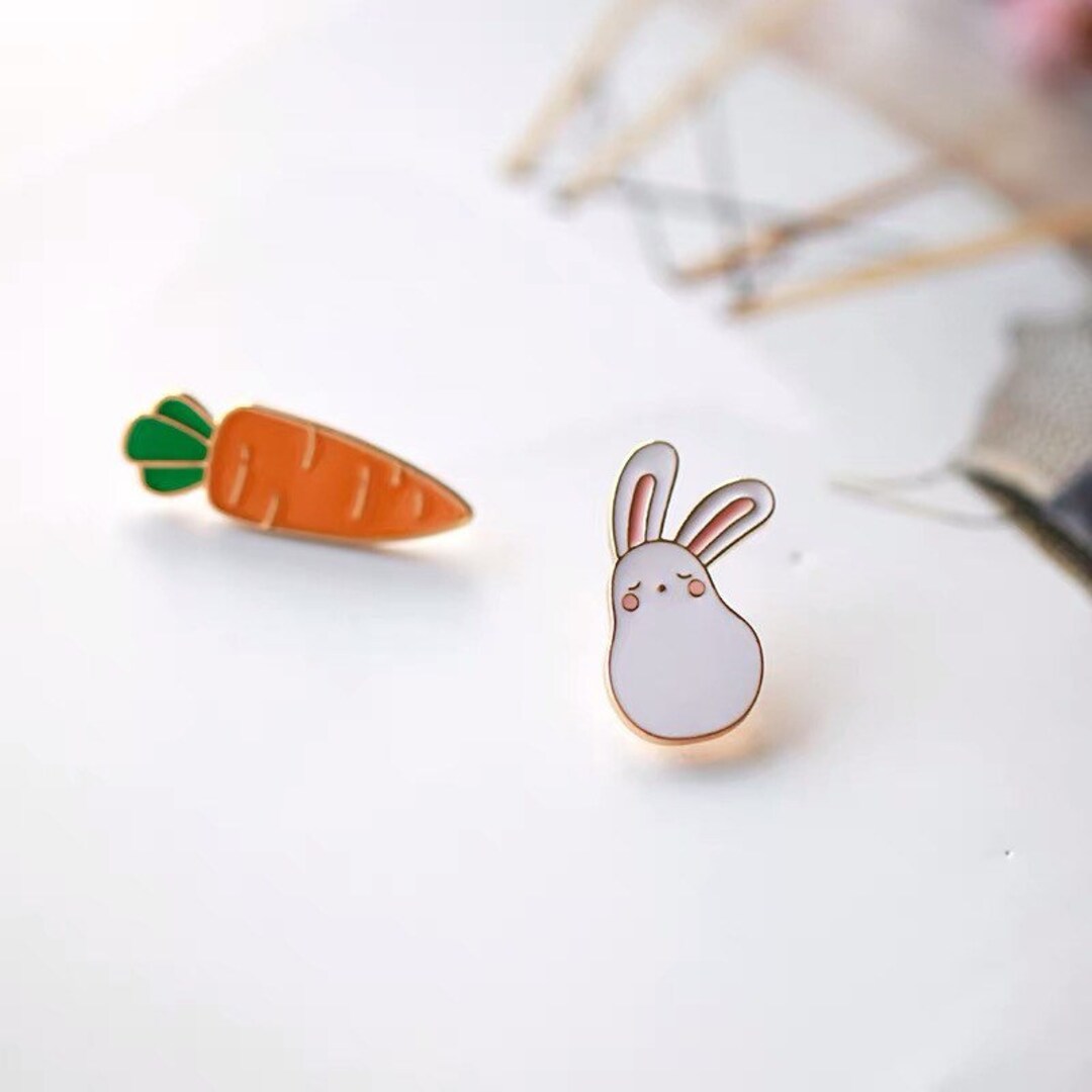 Rabbit and Carrot Enamel Pins – New Year Gift - Etsy