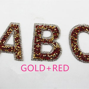 Oro rojo personalizado Múltiples colores Prensa en caliente con cuentas Letra hecha a mano pedrería Apliques Parches/Parches del alfabeto/Parches para planchar/