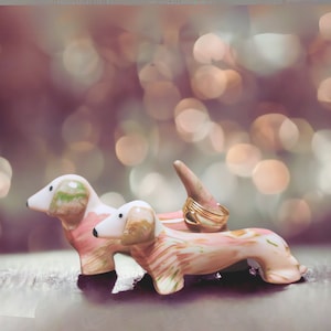 Mom dachsund & baby dachsund, Pink Dog Ring Holder, Set 2, Dachshund Ring Holder, Porcelain dog , weiner dog, dachshund figurines