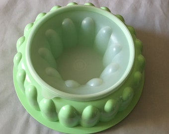 1970s Tupperware Green Jello Mold 9.5 Inches Across Vintage
