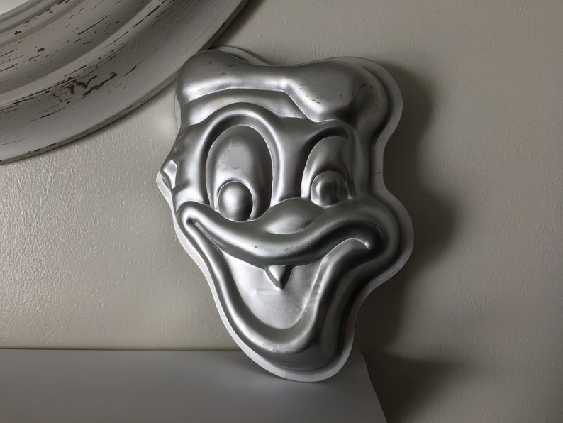 9 X 7 1976 Donald Duck Walt Disney Aluminium Cake Pan