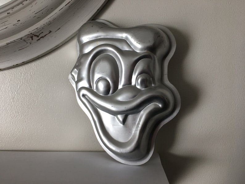 9 X 7 1976 Donald Duck Walt Disney Aluminium Cake Pan
