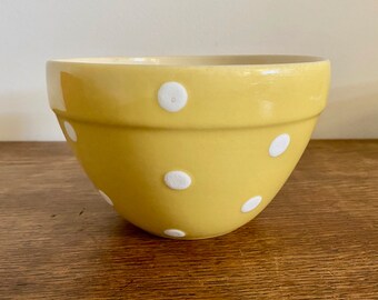 Vintage 1950-60s Mixing Bowl, Diana Pottery, Australian Pottery, Yellow with White Polka Dots, Retro Kitchen, Vintage Kitchen Decor