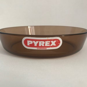 Vintage (1980s) Pyrex Cake / Pie  / Baking Dish, Corning, Round, 25 cm (9.8”), Clear Brown Glass, Made in England, Original Labels, Unused