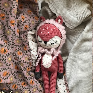 Crochet Pattern Phoebe Fox with pixie hat/ Crochet Pattern Phoebe Fox *Amigurumi* Language: German / English *PDF* ©