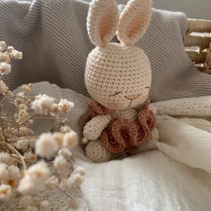 Baby Cake Bunny Pattern crochet Amigurumi Hase Häkel Anleitung Pucksäckchen, Beanie, Pixie, Latzhose Deutsch & English PDF © Bild 6