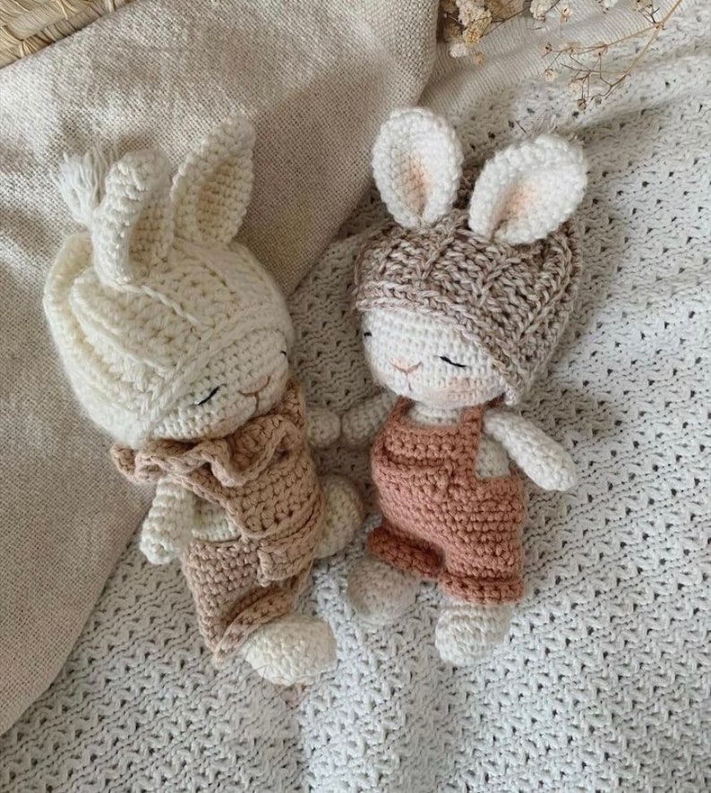 Baby Cake Bunny Pattern crochet Amigurumi Hase Häkel Anleitung Pucksäckchen, Beanie, Pixie, Latzhose Deutsch & English PDF © Bild 8