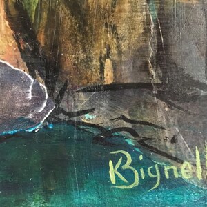 Peut inclure: Un gros plan sur une peinture aux couleurs vert, bleu et marron. La signature de l'artiste, "K. Bignell", est visible en bas &agrave; droite.