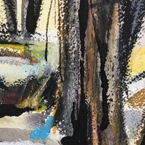 Puede incluir: Pintura abstracta con una superficie texturizada. La pintura presenta una variedad de colores, incluyendo negro, blanco, marr&oacute;n, amarillo y azul. Los colores se aplican en un estilo grueso e impasto, creando una sensaci&oacute;n de profundidad y textura.