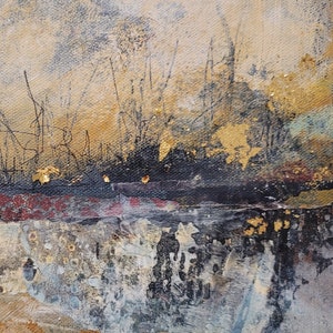 Puede incluir: Pintura abstracta con una superficie texturizada y en capas. La pintura presenta tonos de oro, marr&oacute;n, negro y blanco. La capa superior de la pintura tiene un efecto texturizado, de pinceladas. La capa inferior de la pintura tiene un efecto m&aacute;s suave y en capas.