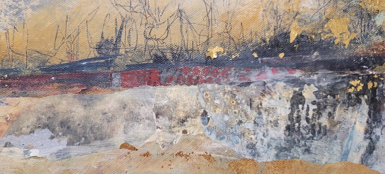 Puede incluir: Pintura abstracta con capas de pintura texturizada en tonos dorados, marrones, rojos, negros y azules. La pintura tiene un aspecto texturizado y en capas con una sensaci&oacute;n de profundidad.