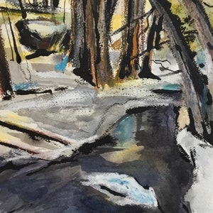Puede incluir: Pintura abstracta de acuarela de una escena de bosque con &aacute;rboles oscuros y un camino gris claro que conduce al bosque.