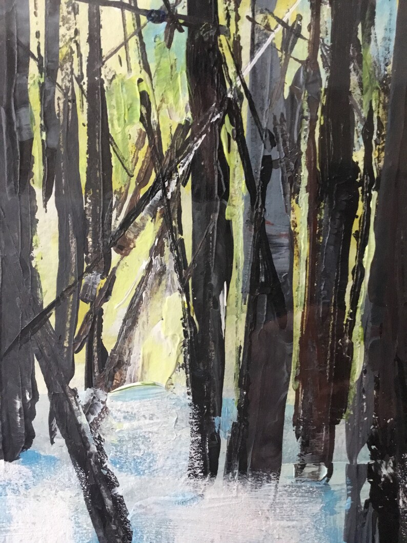 Puede incluir: Pintura abstracta de una escena de bosque con &aacute;rboles negros y blancos y un fondo azul claro y blanco.