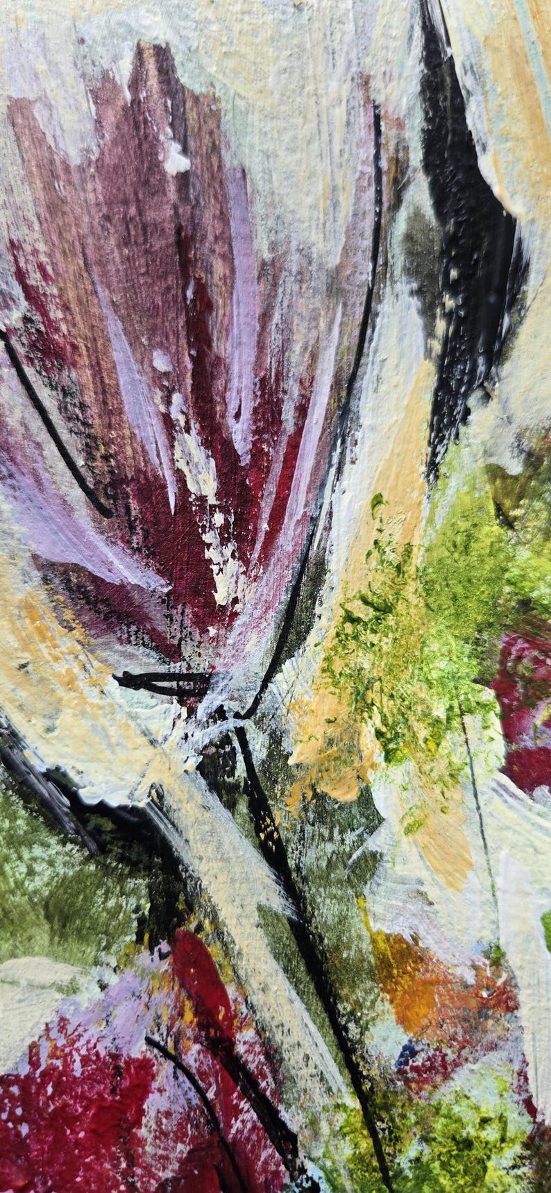 Pode incluir: Uma pintura a &oacute;leo abstrata com pinceladas espessas e texturizadas em tons de bord&ocirc; profundo, lavanda claro, verde-lim&atilde;o brilhante e branco-creme. Linhas pretas finas e n&iacute;tidas cortam a tela, criando contraste com a tinta em camadas.