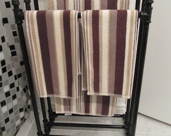 Item # 528,  HEAVY Duty 3/4" Commercial/Industrial Steel Pipe Standing Towel Rack, Industrial Towel Rack, Bathroom Towel Rack, Pipe Decor