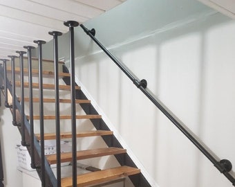 Item #613, 3/4" (OUTSIDE Diameter is 1.05") Handrail with Returns and matching Vertical guards,staircase rail