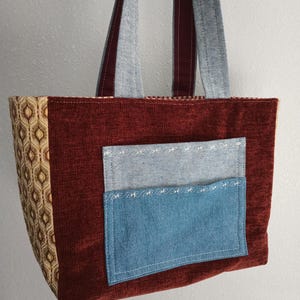 Bolsos de mano, bandoleras, bolsas para snacks o carteras originales y únicas.