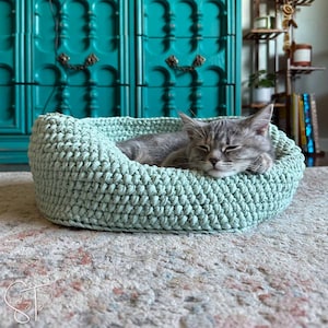 Cozy Cat Bed Crochet Pattern | Crochet Pet Bed PDF | Crochet Dog Bed