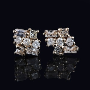 Pendientes pequeños de diseño con diamantes naturales en oro amarillo macizo de 14 k, joyería fina minimalista hecha a mano