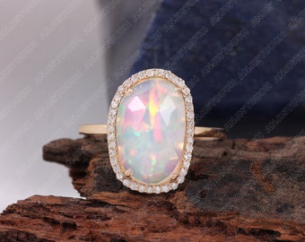 Ethiopische opaal diamanten ring: 14k geelgoud, geboortesteen van oktober