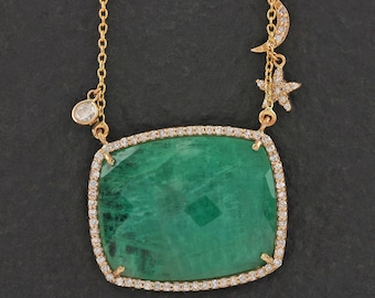 Collar con colgante de oro de 14 k con pavé de esmeraldas y diamantes (9,80 ct)