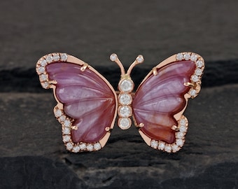 Handgefertigter Schmetterlingsring aus 14-karätigem Roségold mit 7,7 ct rosa Saphir und Pavé-Diamanten