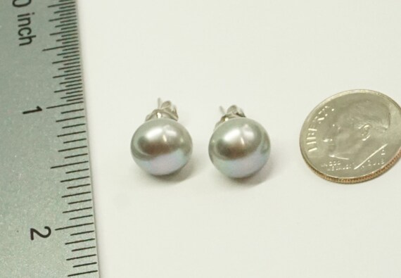 14K White Gold and Gray Button Pearl Earrīngs - image 10