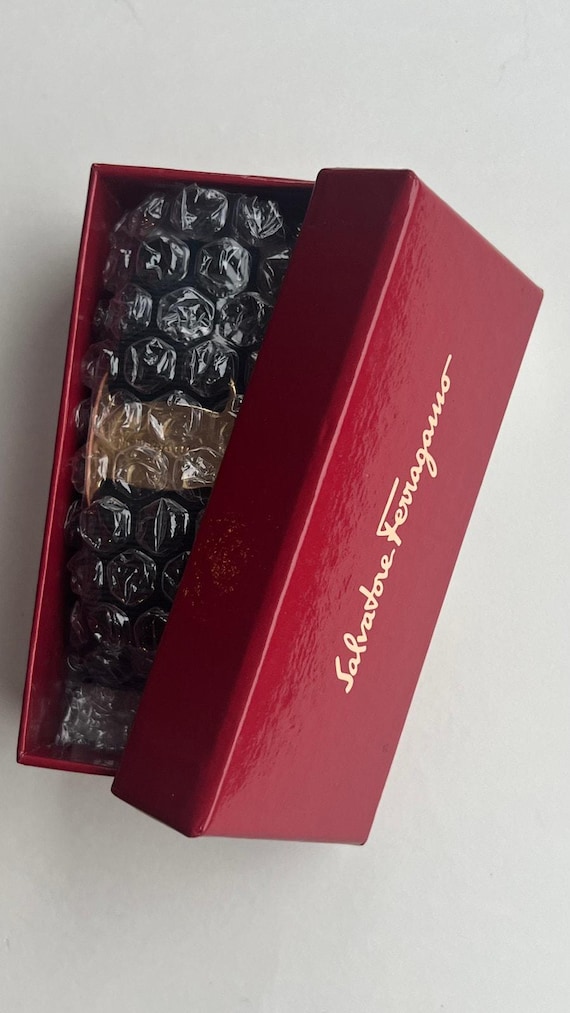 【送料&関税込】Ferragamo Black Fabric Vara Hair Clip Salvatore Ferragamo Black Fabric Vara Bow Hair Clip Gold