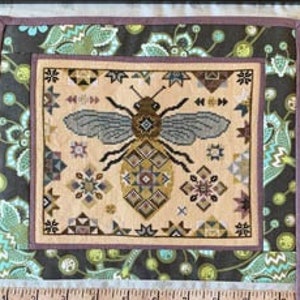 The Blue Flower QUILTING BEE Cross Stitch Pattern - BEE Cross Stitch