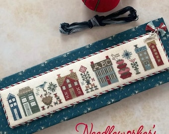 Patrón de punto de cruz Tiny Town de Needleworkers by Heart In Hand - Tiny Town Cross Stitch Series ~ Heart in Hand Cross Stitch ~ Anabella's