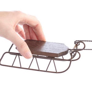 MEDIUM SLED ORNAMENT - Christmas Cross Stitch