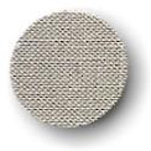 Pode incluir: Uma base para copos redonda bege com uma textura tecida. A base para copos é feita de um material de cor clara e foi projetada para proteger as superfícies da condensação de bebidas. Um item simples e funcional.