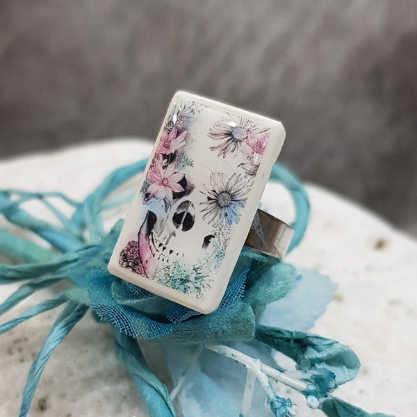 Bague tête de mort et fleurs, bague fleurs