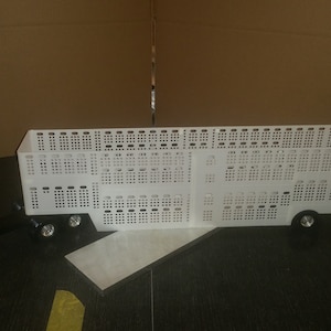 1/16th Scale cattle trailer model kit