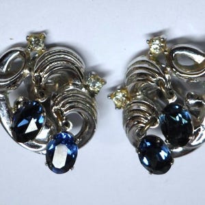 Pair Vintage CROWN TRIFARI EARRINGS - Silver Tone w/ Blue Stone Dangles Clip Ons