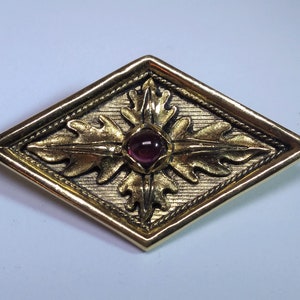 NEOCLASSIC REVIVAL BROOCH Faux Garnet Cabochon Gold Tone Pin Museum Fine Arts Boston 2" Long