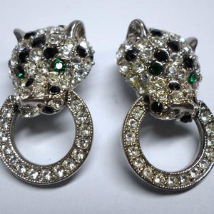 Pair Vintage KJL JAGUAR EARRINGS Panther Clips w/ Green Eyes Silver Tone Avon