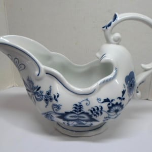 Vintage BLUE DANUBE GRAVY Boat Large - Blue Onion Pattern Rectangle Mark 9.5&quot; Long